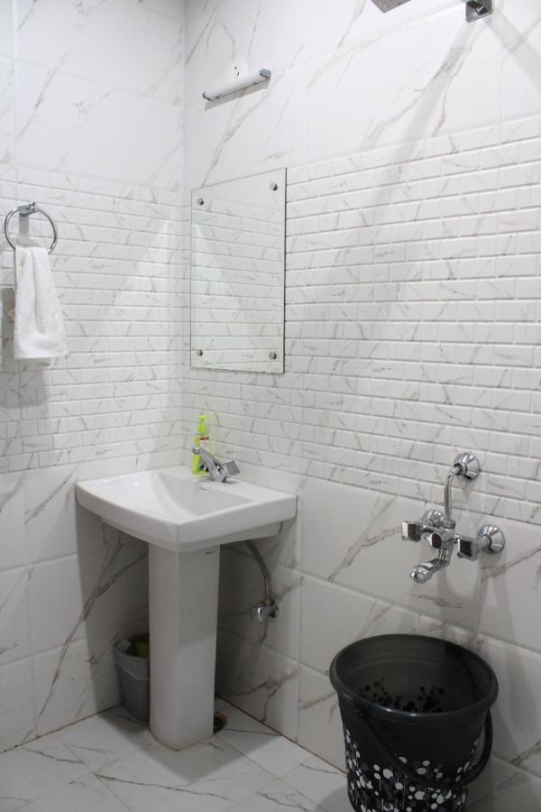 Him Aashrey B&B Homestay Шимла Екстериор снимка