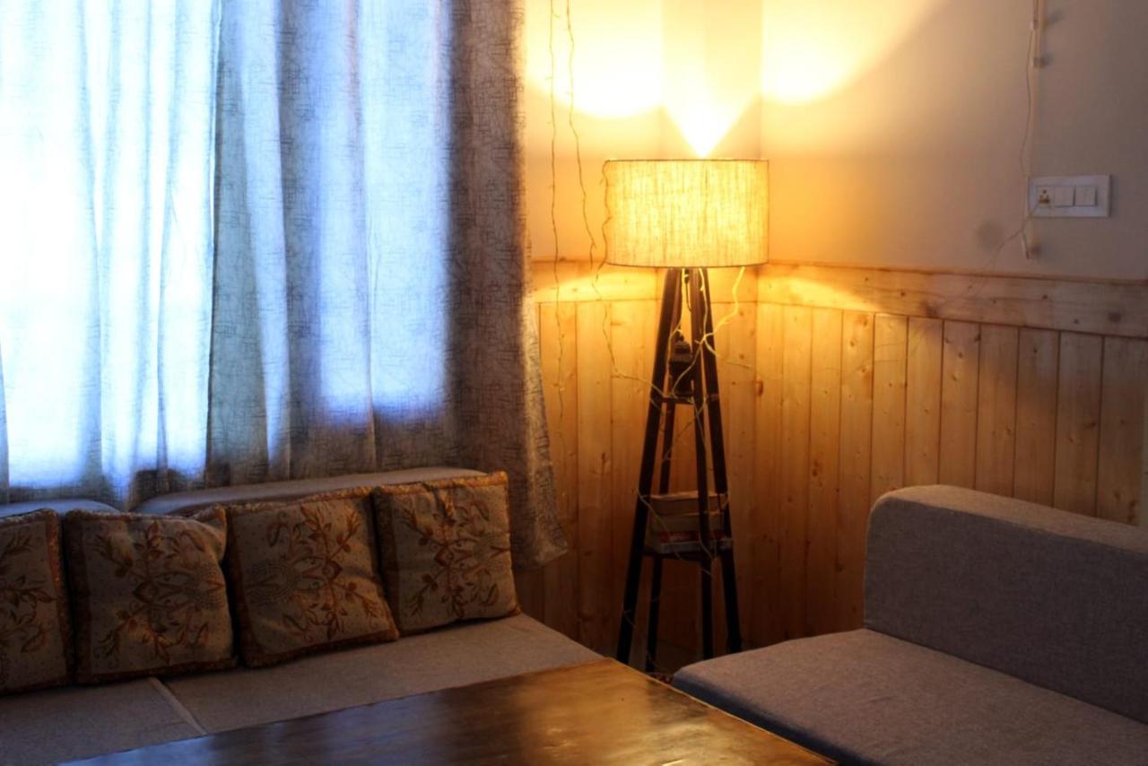Him Aashrey B&B Homestay Шимла Екстериор снимка