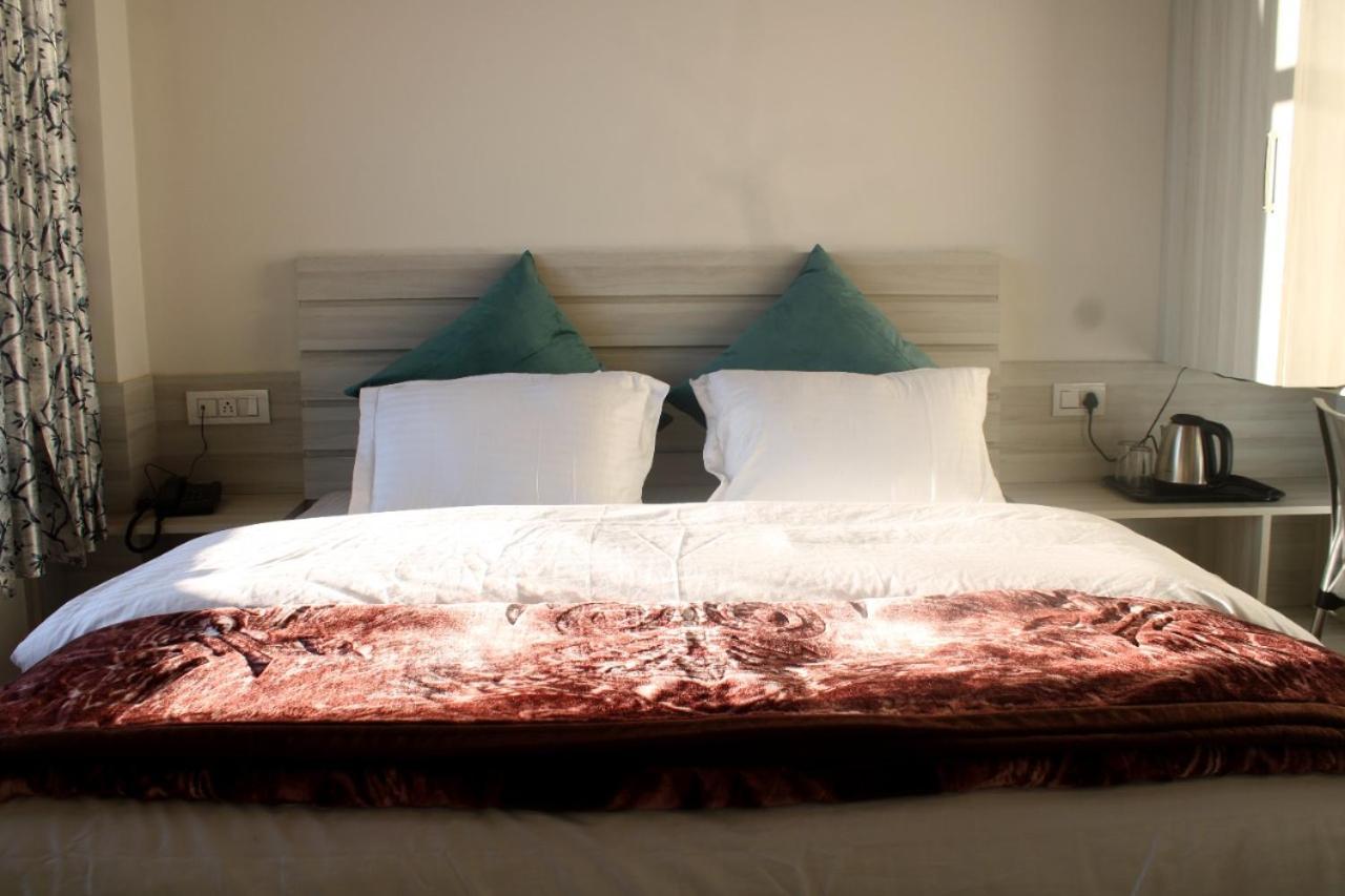 Him Aashrey B&B Homestay Шимла Екстериор снимка