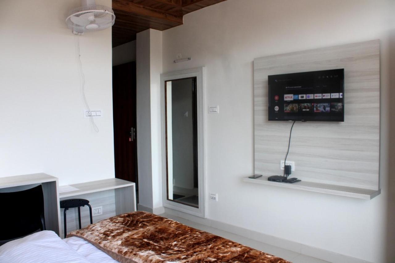 Him Aashrey B&B Homestay Шимла Екстериор снимка
